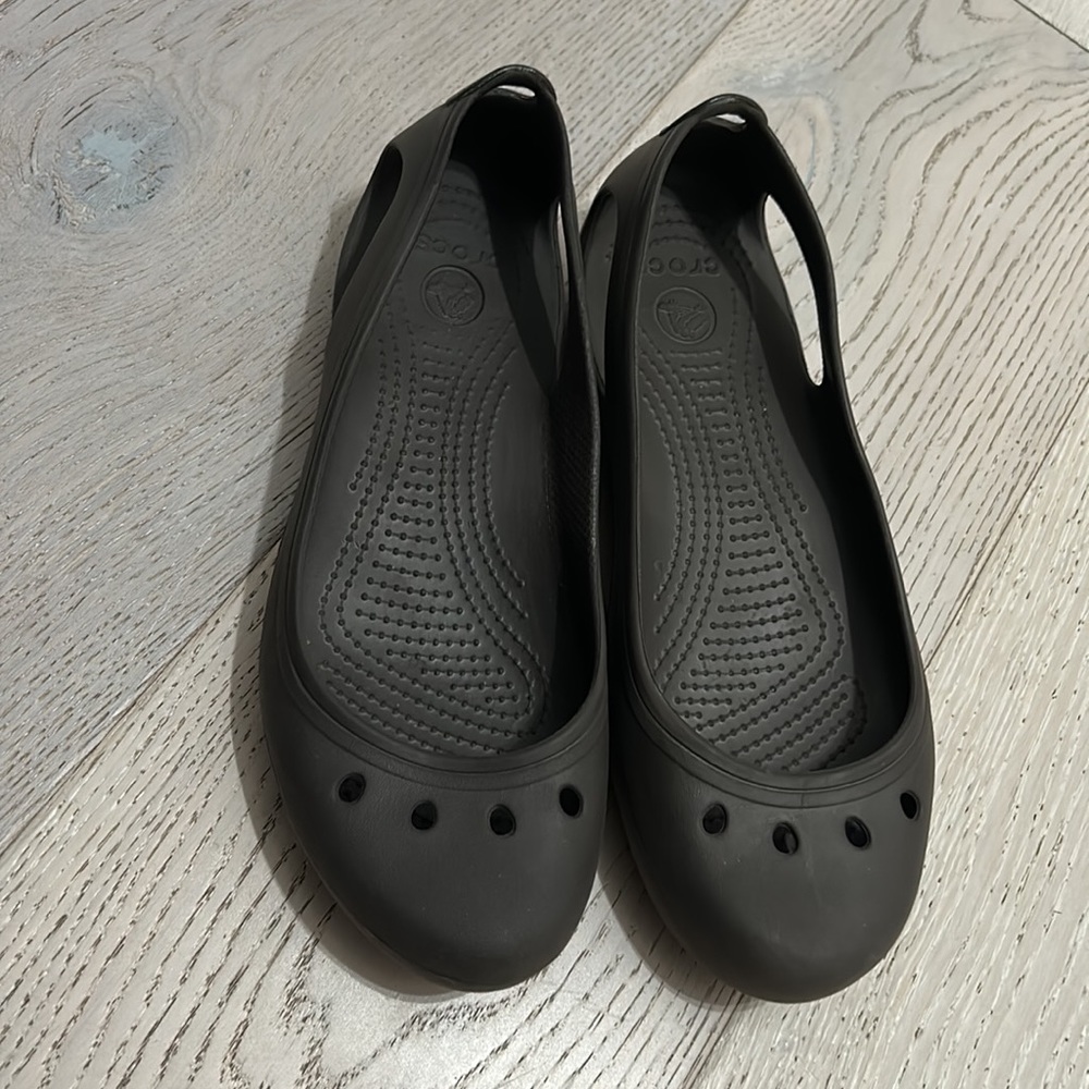 Croc Flats - Picture 2 of 5
